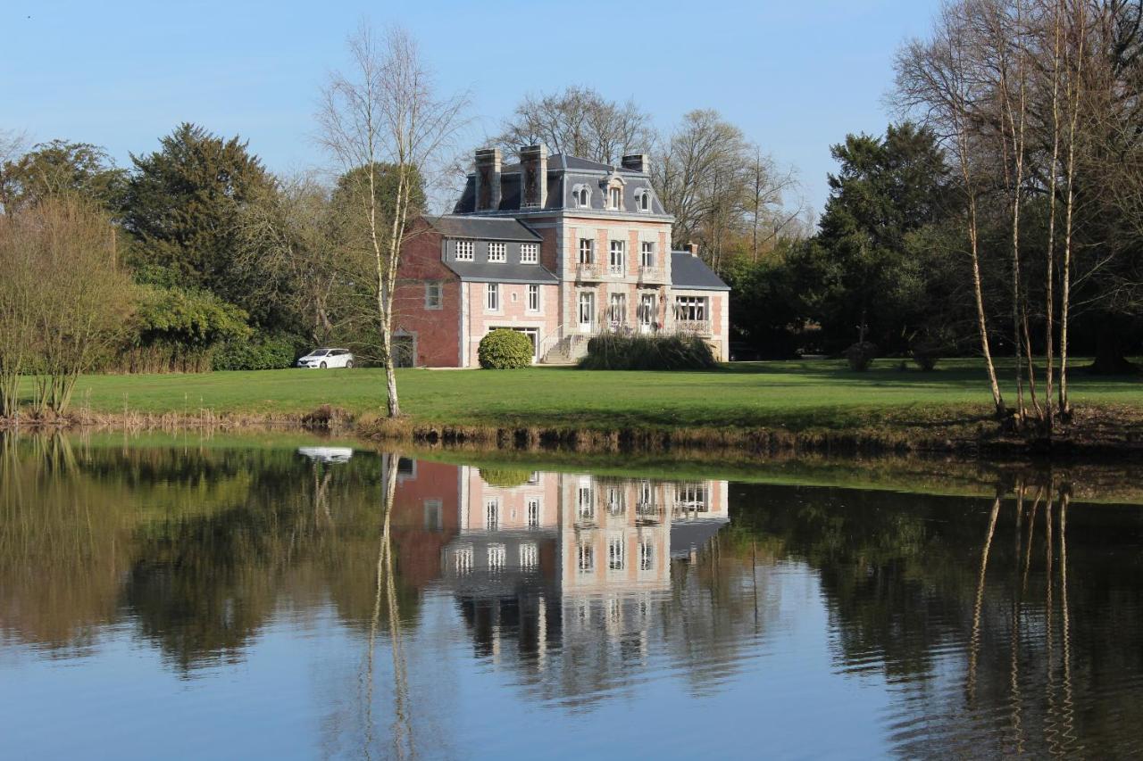 Chateau De La Chasse Beauvais Romagne  Exterior photo